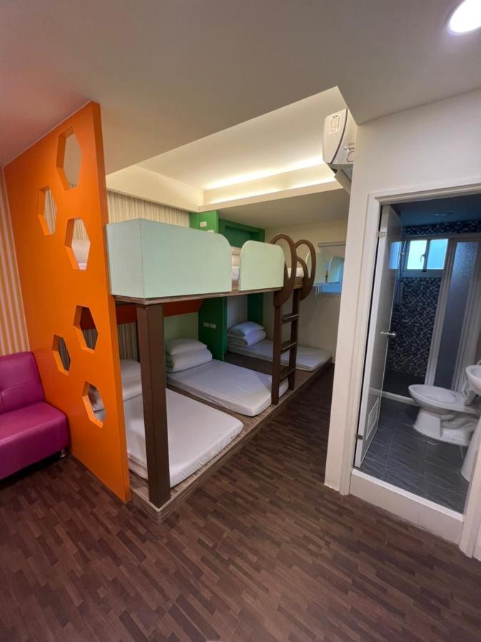 逢甲柏斯青年旅棧 Apartment Taichung Exterior photo